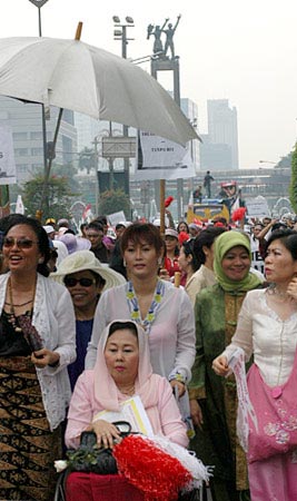 Inul Daratista and Shinta Nuriah